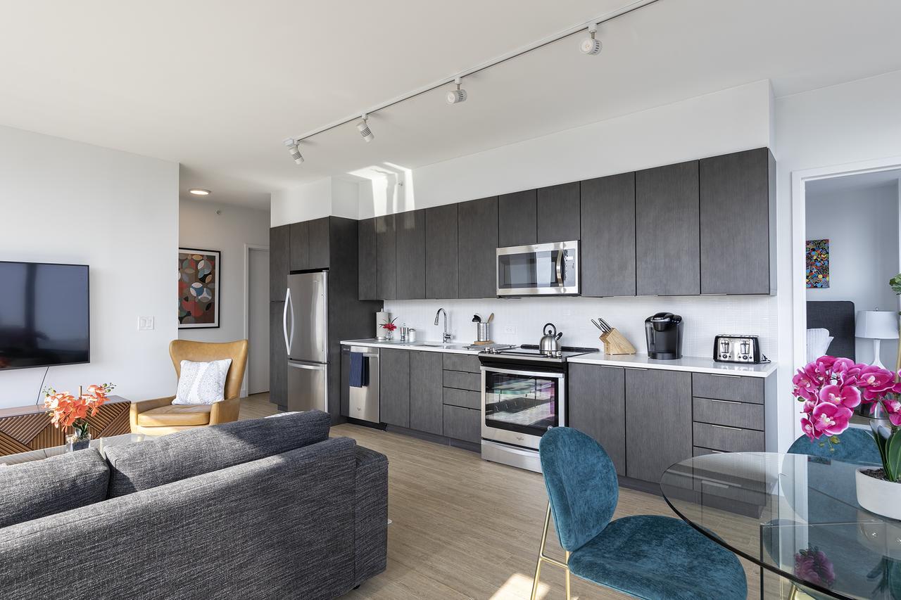 Deedee'S Sky Rise Apartments At Newport II Джерсі-Сіті Екстер'єр фото